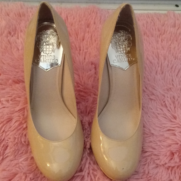 Vince Camuto heels - Picture 2 of 8